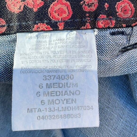 Take 50% OFF- Lee Sinfully Soft Blue Rolled Hem Jeans,Size-6 - Picture 6 of 6